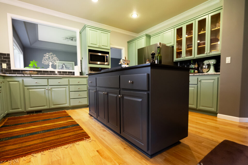 Cabinet Painting and Refinishing in Eugene